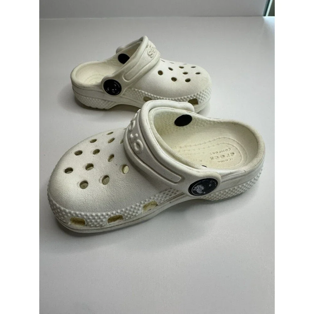CROCS these child